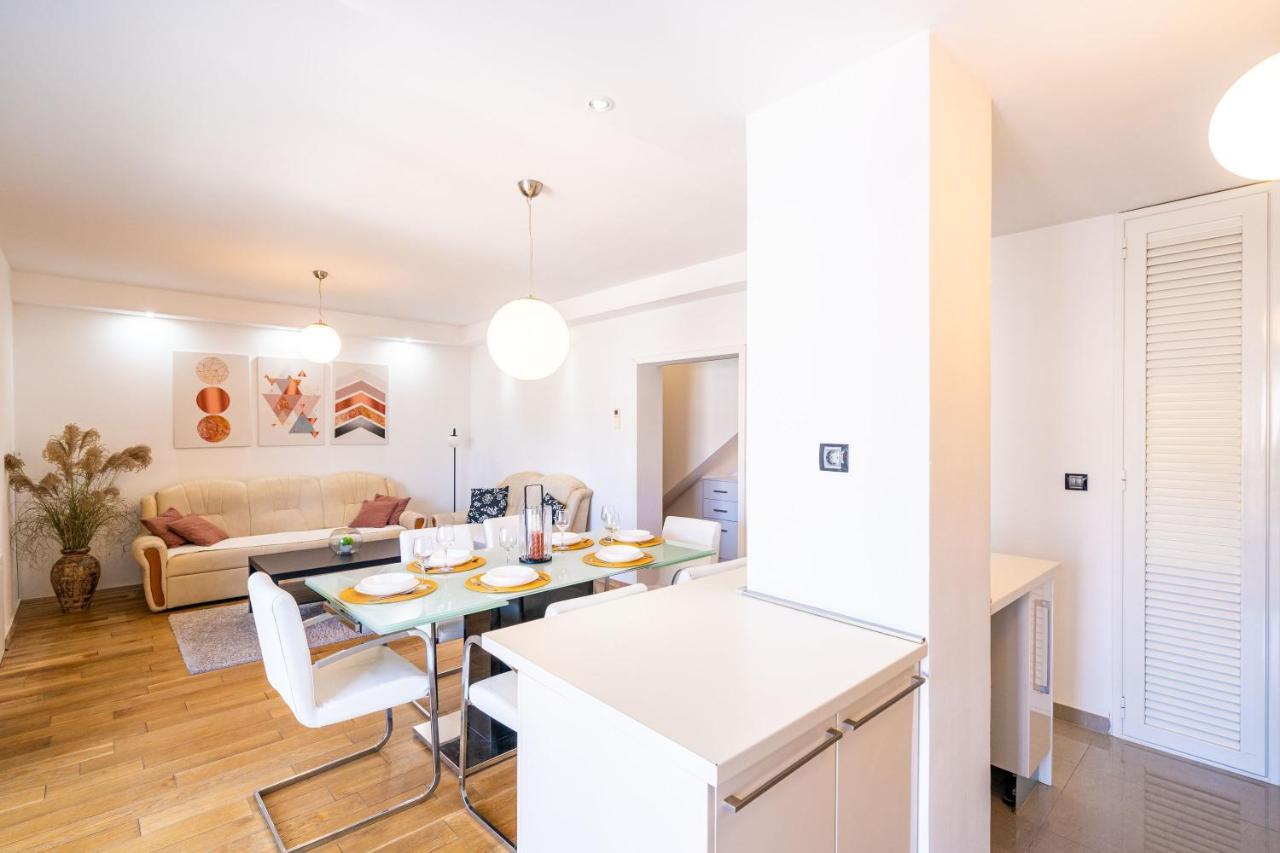 Apartment Hladilo ดูบรอฟนิก ภายนอก รูปภาพ