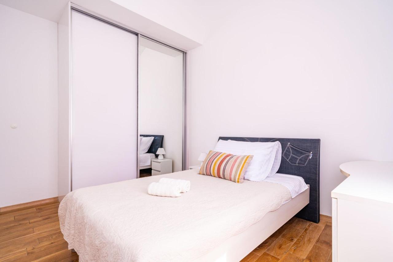 Apartment Hladilo ดูบรอฟนิก ภายนอก รูปภาพ